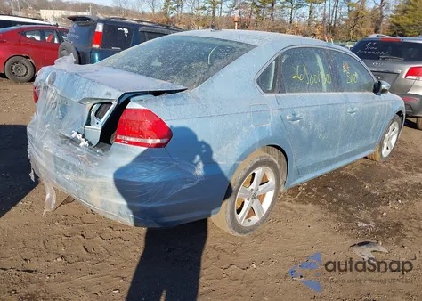 2012 Volkswagen Passat 2.5L Se z USA, uszkodzony, nr VIN 1VWBP7A33CC102365